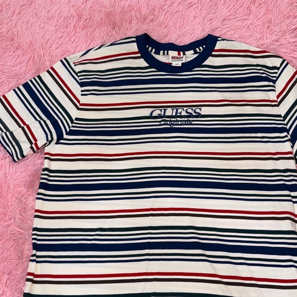 2 men GUESS T-Shirts size large - Picture 4 of 5